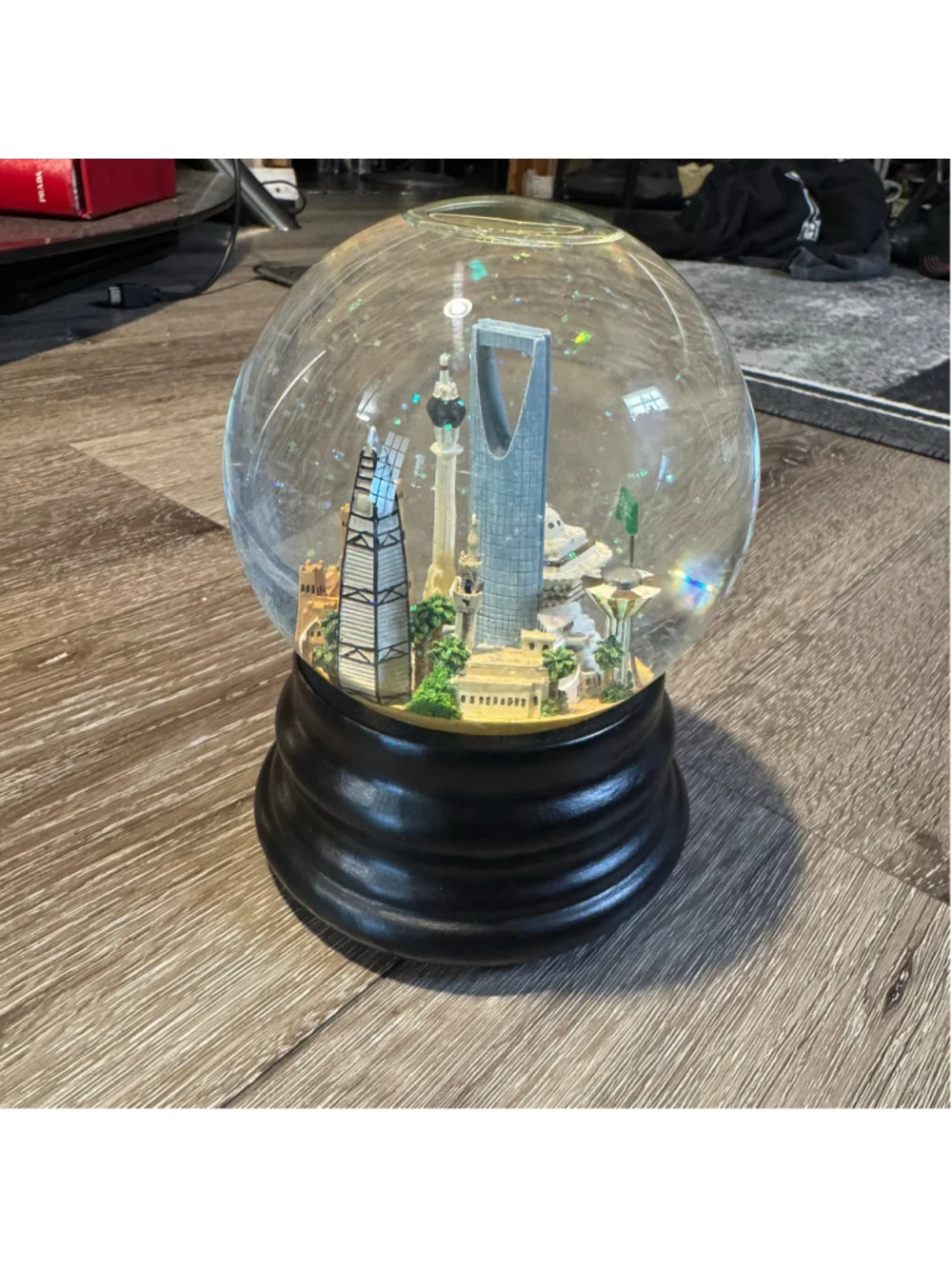 Saks Fifth Avenue Riyadh Kingdom Center Saudi Arabia Musical Snow Globe Rare Vtg